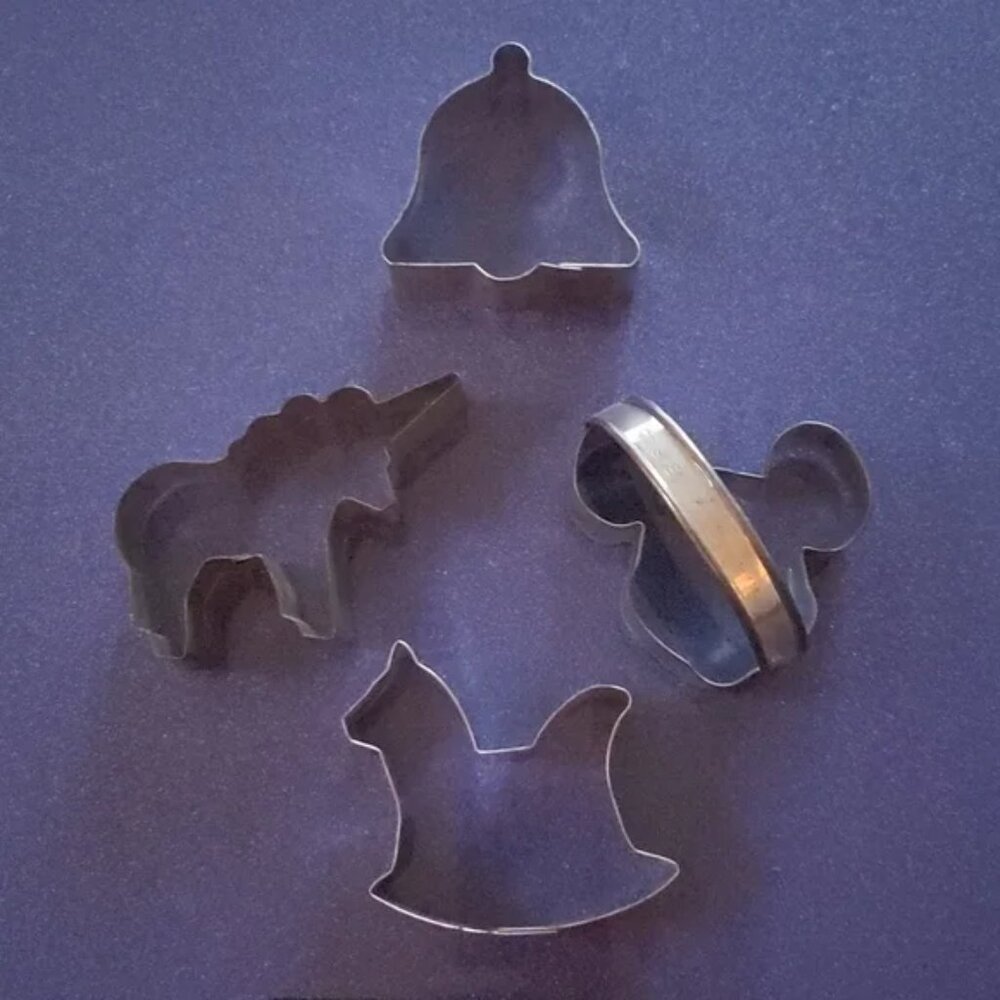 17 vintage cookie cutters assorted themes seasonal metal and plastic